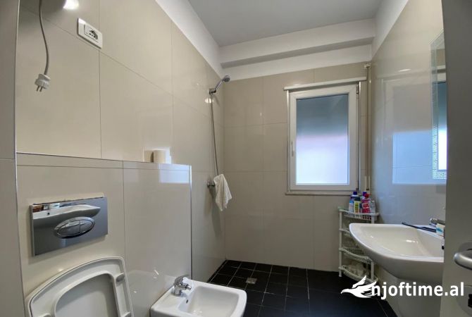 Shtepi me qera Apartament ne Tirane, 2+1, Mobilimi E mobiluar, Pagesa 600  Euro.