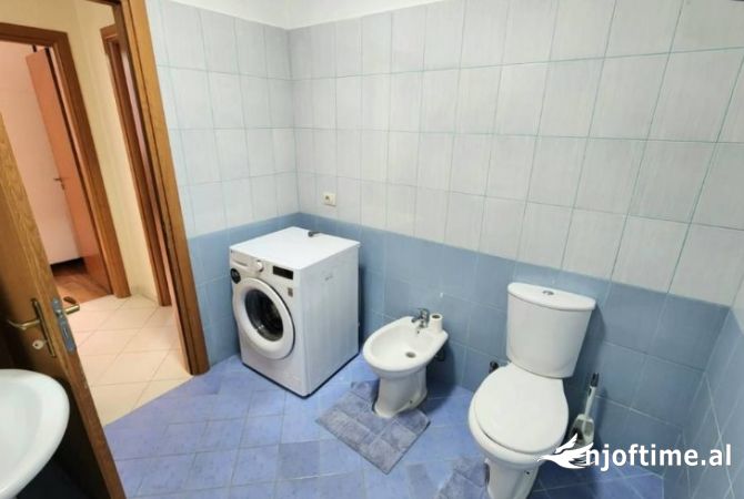 Shtepi me qera Apartament ne Tirane, 2+1, Mobilimi E mobiluar, Pagesa 500  Euro.