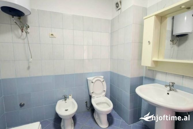 Shtepi me qera Apartament ne Tirane, 2+1, Mobilimi E mobiluar, Pagesa 500  Euro.