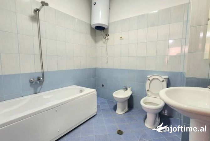 Shtepi me qera Apartament ne Tirane, 2+1, Mobilimi E mobiluar, Pagesa 500  Euro.