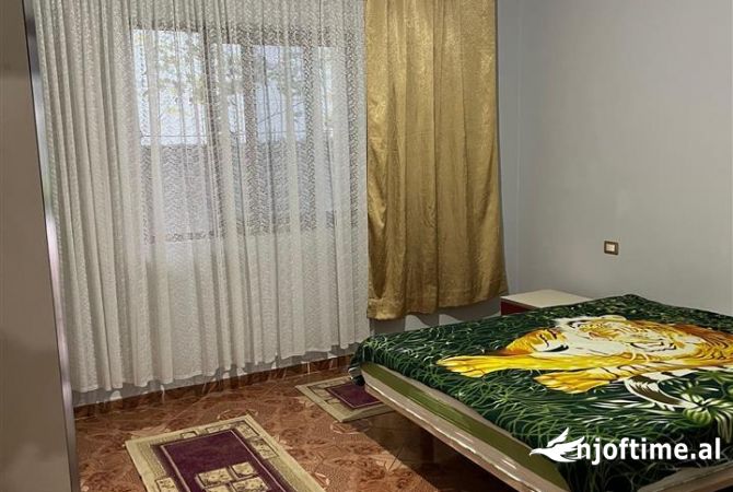 Shtepi me qera Shtepi Private ne Tirane, 2+1, Mobilimi E mobiluar, Pagesa 500  Euro.