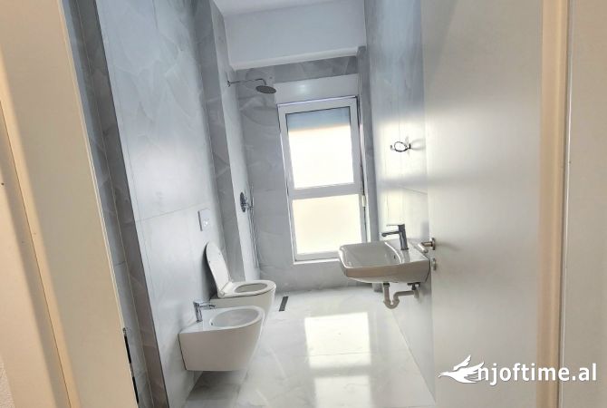Shtepi me qera Apartament ne Tirane, 1+1, Mobilimi E mobiluar, Pagesa 40,000  Leke.