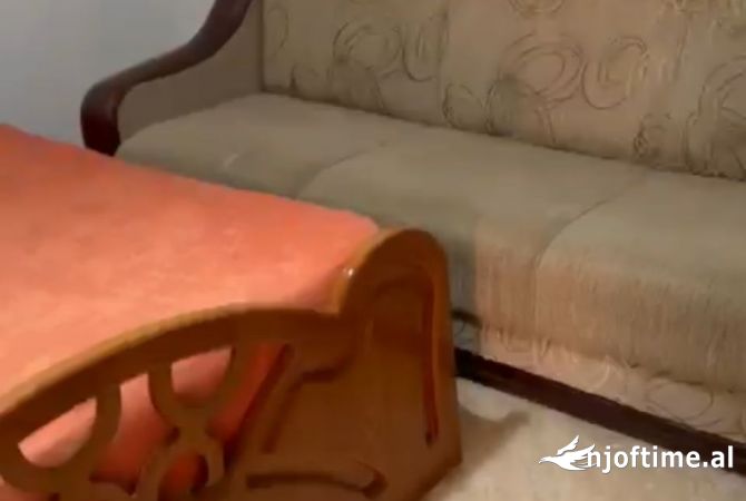 Shtepi me qera Shtepi Private ne Tirane, 1+1, Mobilimi E mobiluar, Pagesa 30,000  Leke.