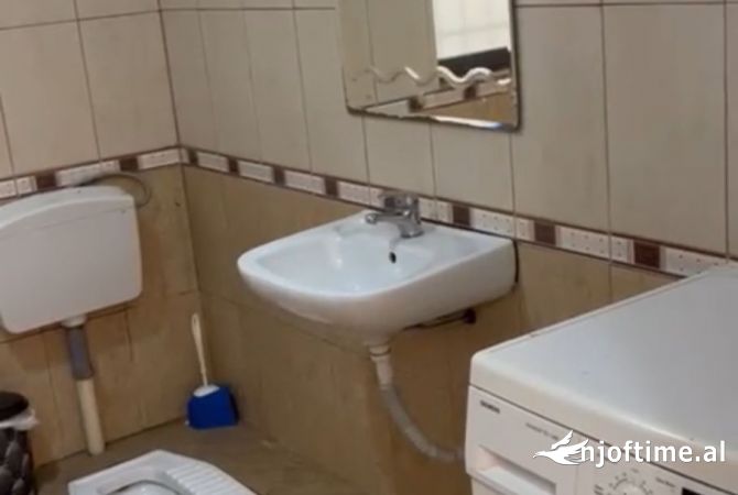 Shtepi me qera Shtepi Private ne Tirane, 1+1, Mobilimi E mobiluar, Pagesa 30,000  Leke.