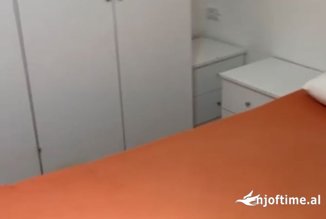 Shtepi me qera Shtepi Private ne Tirane, 1+1, Mobilimi E mobiluar, Pagesa 30,000  Leke.