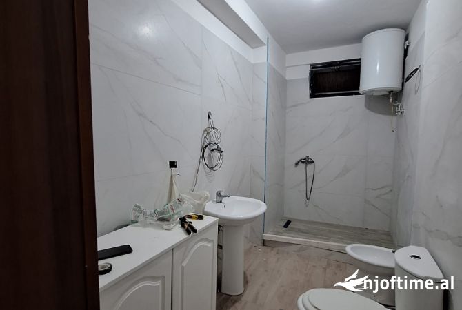 Shtepi me qera Apartament ne Tirane, 1+1, Mobilimi E mobiluar, Pagesa 34,000  Leke.