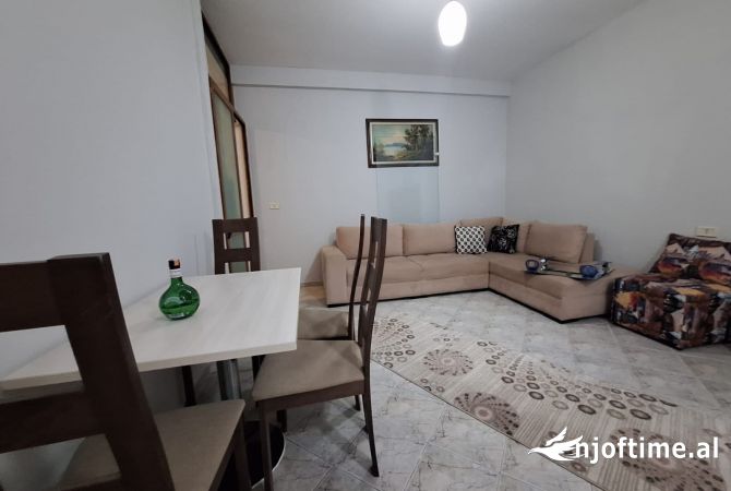 Shtepi me qera Apartament ne Tirane, 1+1, Mobilimi E mobiluar, Pagesa 34,000  Leke.