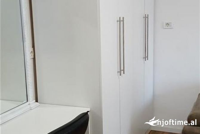 Shtepi me qera Shtepi Private ne Tirane, 1+1, Mobilimi E mobiluar, Pagesa 450  Euro.