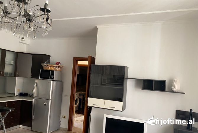 Shtepi me qera 2+1 ne Tirane - 600 Euro