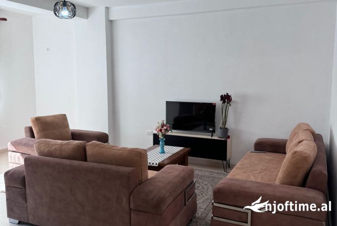 Shtepi me qera 2+1 ne Tirane - 35,000 Leke