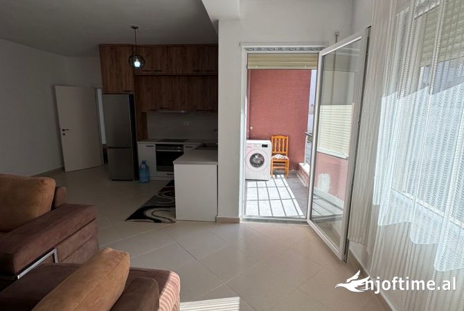 Shtepi me qera Apartament ne Tirane, 2+1, Mobilimi E mobiluar, Pagesa 35,000  Leke.