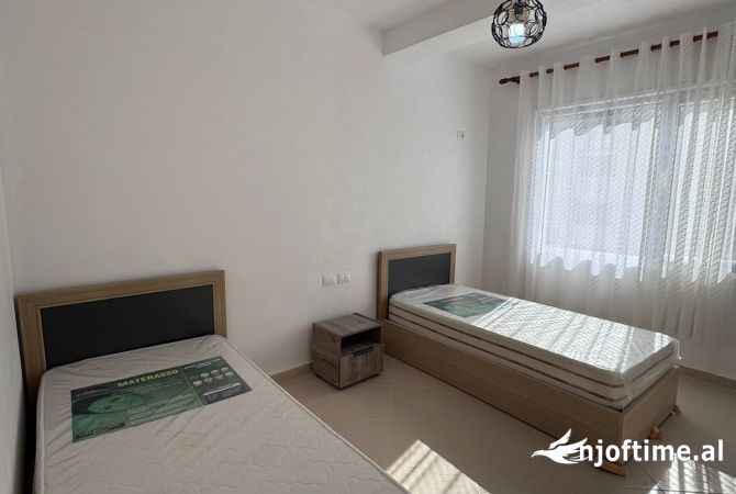 Shtepi me qera Apartament ne Tirane, 2+1, Mobilimi E mobiluar, Pagesa 35,000  Leke.