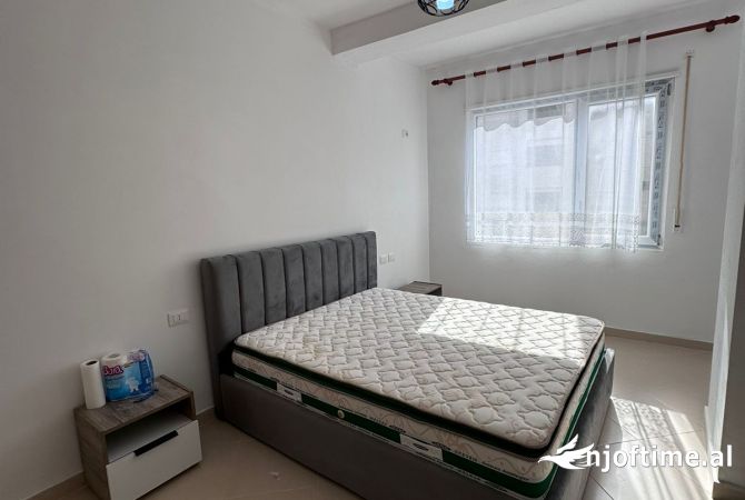 Shtepi me qera Apartament ne Tirane, 2+1, Mobilimi E mobiluar, Pagesa 35,000  Leke.