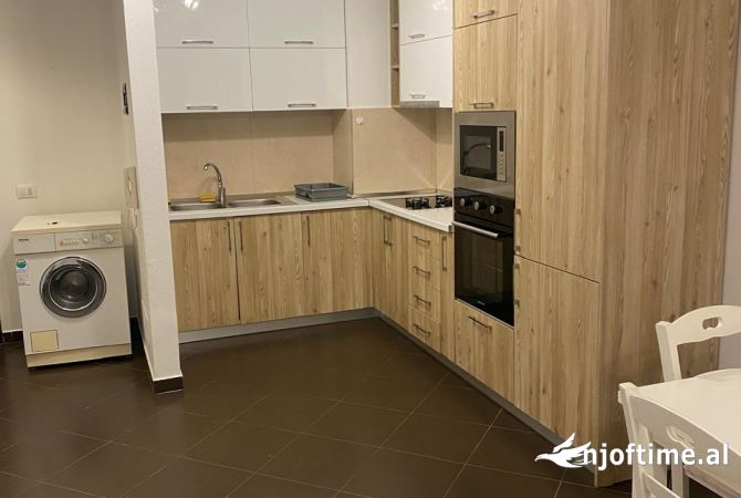 Shtepi me qera 1+1 ne Tirane - 50,000 Leke