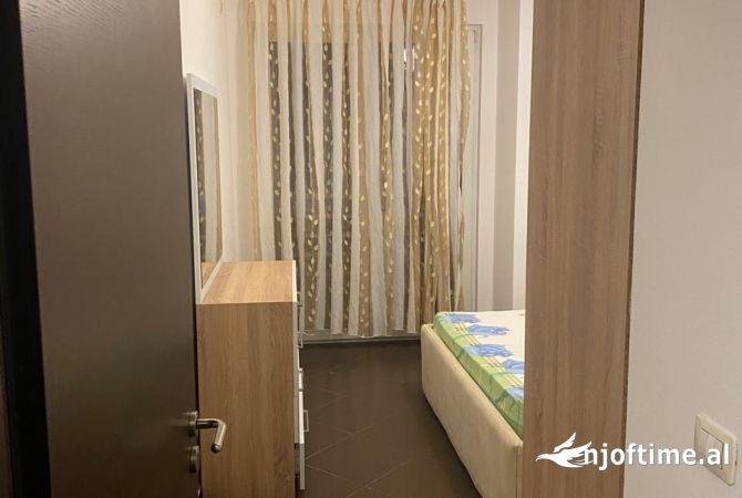 Shtepi me qera Apartament ne Tirane, 1+1, Mobilimi E mobiluar, Pagesa 50,000  Leke.