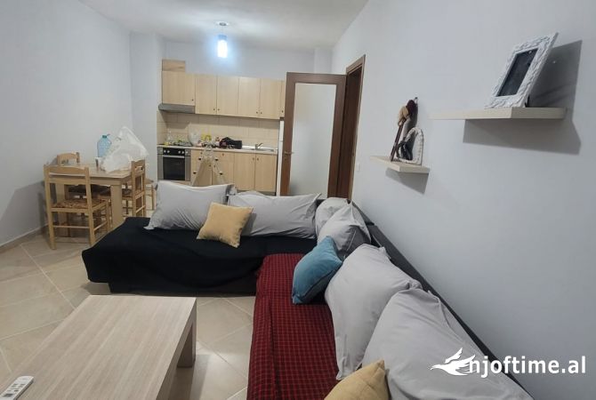 Shtepi me qera Apartament ne Tirane, 2+1, Mobilimi E mobiluar, Pagesa 55,000  Leke.