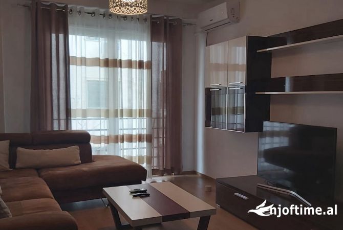 Shtepi me qera 2+1 ne Tirane - 600 Euro