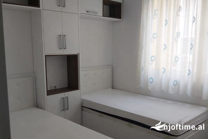 Shtepi me qera Apartament ne Tirane, 2+1, Mobilimi E mobiluar, Pagesa 600  Euro.