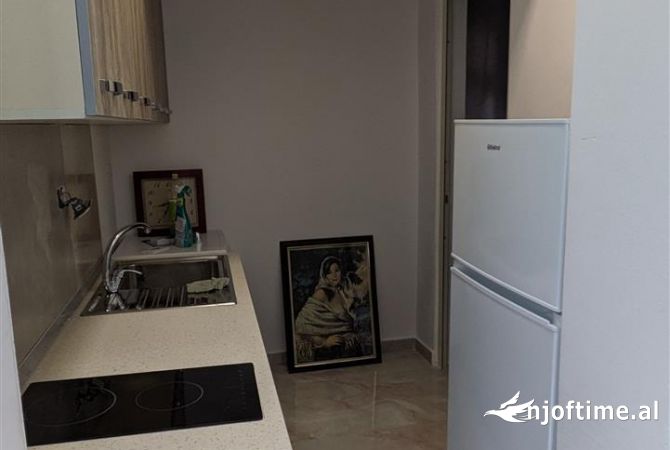 Shtepi me qera Apartament ne Tirane, 1+1, Mobilimi E mobiluar, Pagesa 35,000  Leke.