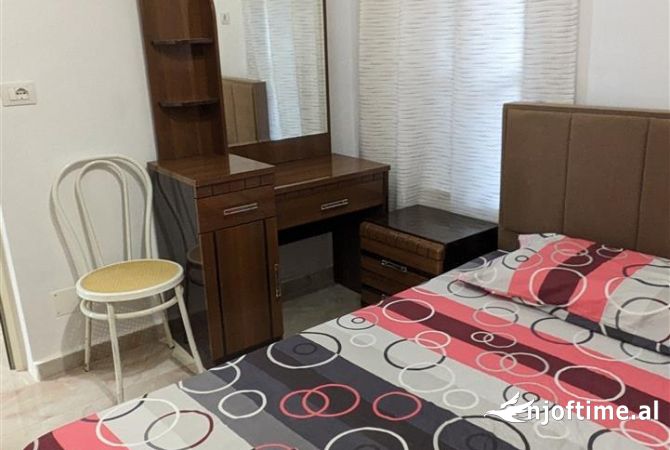 Shtepi me qera Apartament ne Tirane, 1+1, Mobilimi E mobiluar, Pagesa 35,000  Leke.