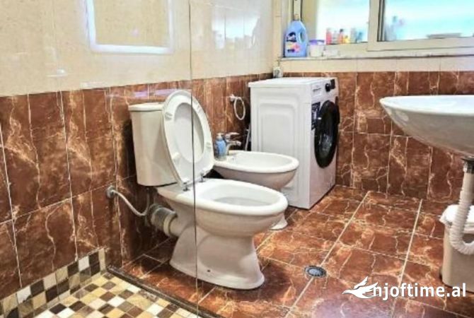 Shtepi me qera Apartament ne Tirane, 1+1, Mobilimi E mobiluar, Pagesa 550  Euro.