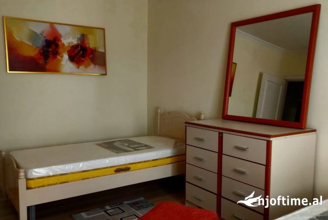 Shtepi me qera Apartament ne Tirane, 1+1, Mobilimi E mobiluar, Pagesa 45,000  Leke.