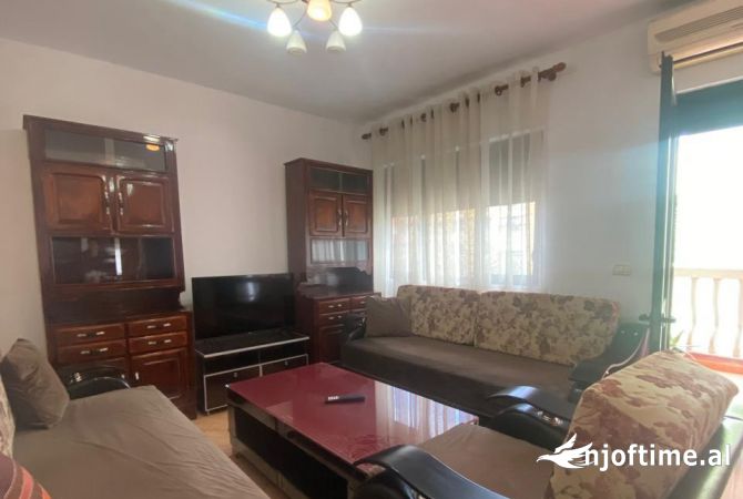 Shtepi me qera 2+1 ne Tirane - 35,000 Leke