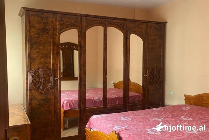 Shtepi me qera Apartament ne Tirane, 2+1, Mobilimi E mobiluar, Pagesa 35,000  Leke.