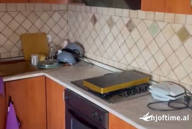 Shtepi me qera 1+1 ne Tirane - 40,000 Leke