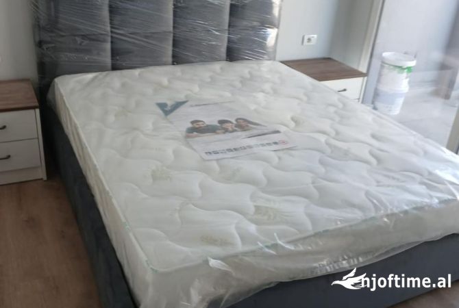 Shtepi me qera Apartament ne Tirane, 1+1, Mobilimi Pjeserisht e mobiluar, Pagesa 500  Euro.