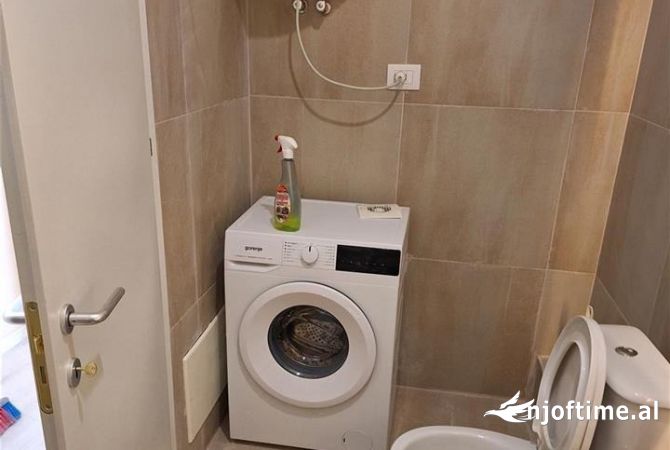 Shtepi me qera Apartament ne Tirane, 2+1, Mobilimi E mobiluar, Pagesa 500  Euro.