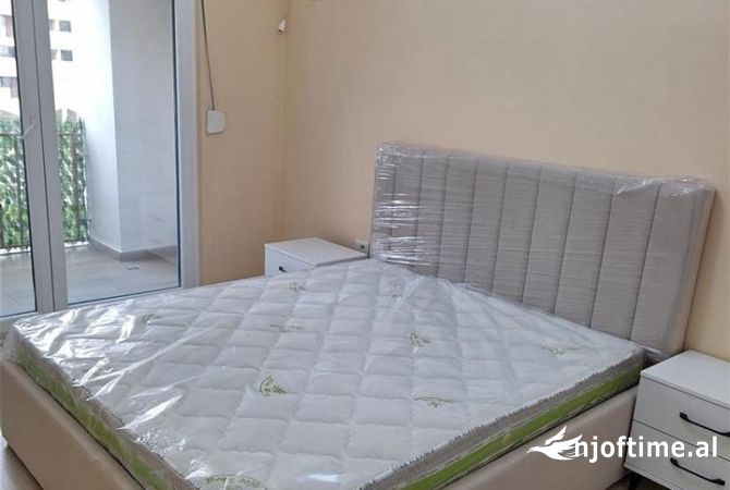 Shtepi me qera Apartament ne Tirane, 2+1, Mobilimi E mobiluar, Pagesa 500  Euro.