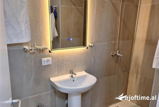 Shtepi me qera Apartament ne Tirane, 2+1, Mobilimi E mobiluar, Pagesa 500  Euro.