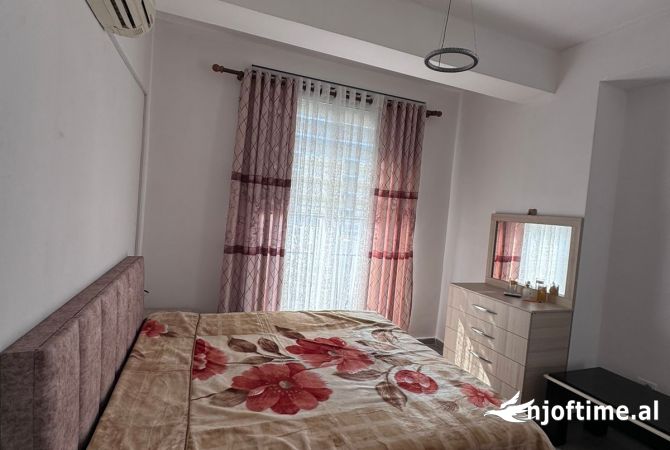 Shtepi me qera Apartament ne Tirane, 2+1, Mobilimi E mobiluar, Pagesa 45,000  Leke.