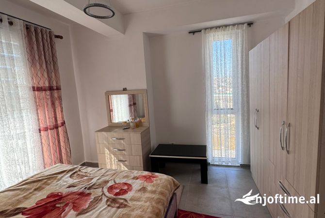 Shtepi me qera Apartament ne Tirane, 2+1, Mobilimi E mobiluar, Pagesa 45,000  Leke.