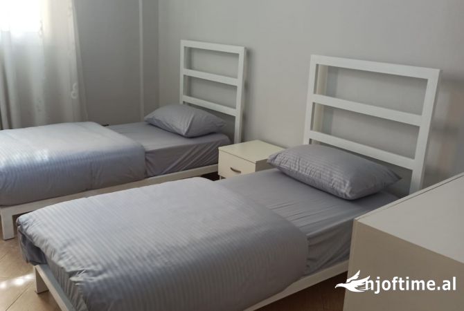 Shtepi me qera Shtepi Private ne Tirane, 2+1, Mobilimi E mobiluar, Pagesa 500  Euro.