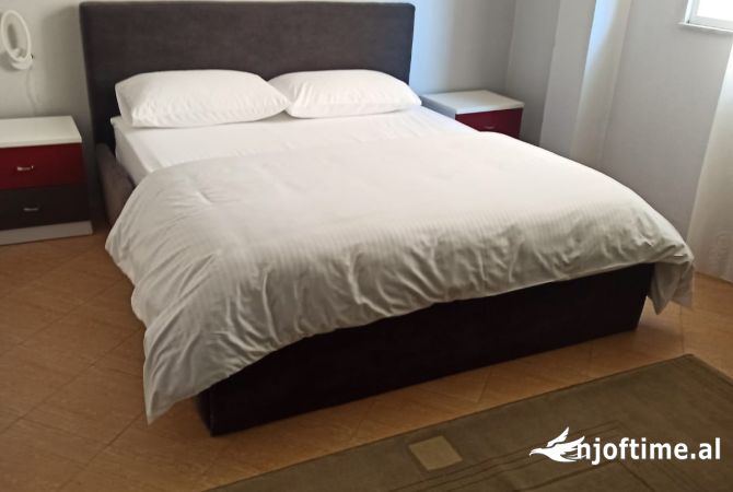 Shtepi me qera Shtepi Private ne Tirane, 2+1, Mobilimi E mobiluar, Pagesa 500  Euro.