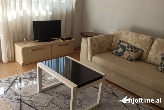 Shtepi me qera Shtepi Private ne Tirane, 2+1, Mobilimi E mobiluar, Pagesa 500  Euro.