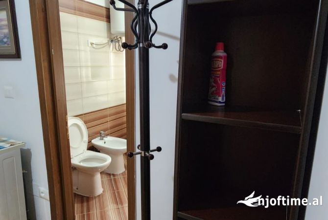 Shtepi me qera Apartament ne Tirane, 2+1, Mobilimi E mobiluar, Pagesa 500  Euro.