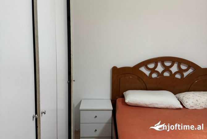 Shtepi me qera Apartament ne Tirane, 1+1, Mobilimi E mobiluar, Pagesa 30,000  Leke.