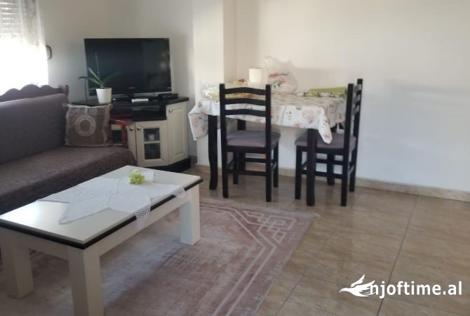 Shtepi me qera 1+1 ne Tirane - 40,000 Leke