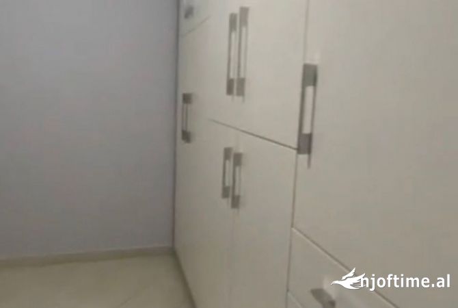 Shtepi me qera Apartament ne Tirane, 2+1, Mobilimi E mobiluar, Pagesa 58,000  Leke.