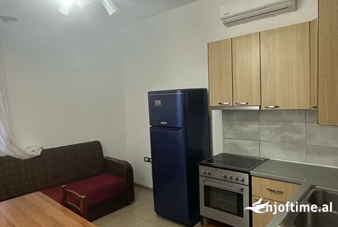 Shtepi me qera 1+1 ne Tirane - 30,000 Leke