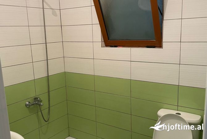 Shtepi me qera Apartament ne Tirane, 1+1, Mobilimi E mobiluar, Pagesa 30,000  Leke.