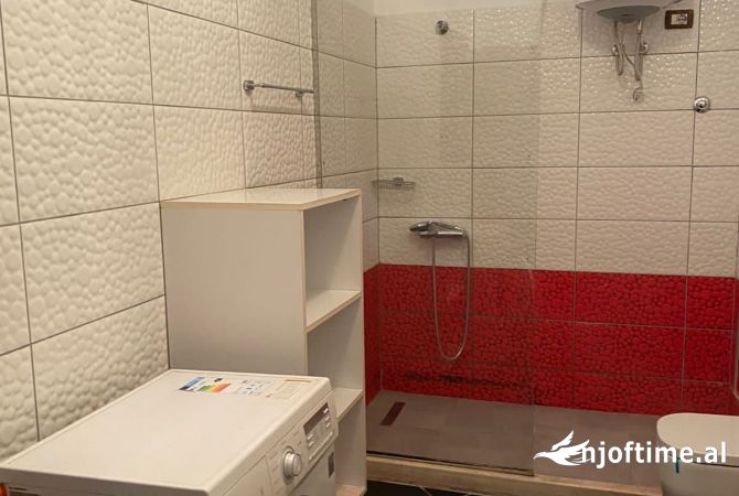 Shtepi me qera Apartament ne Tirane, 2+1, Mobilimi E mobiluar, Pagesa 50,000  Leke.