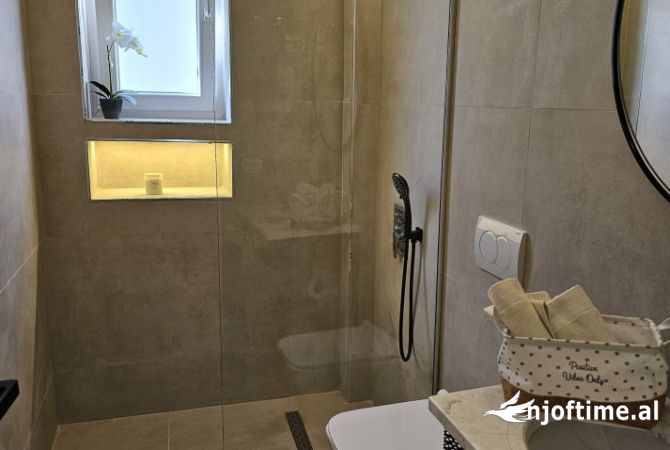 Shtepi me qera Apartament ne Tirane, 1+1, Mobilimi E mobiluar, Pagesa 60,000  Leke.