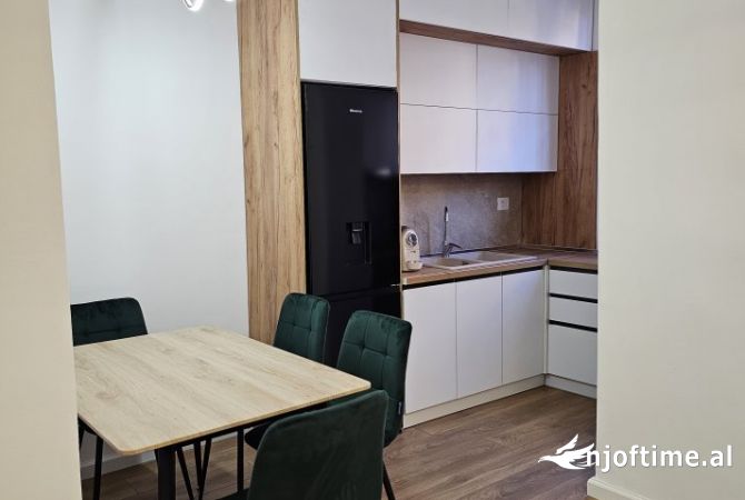 Shtepi me qera Apartament ne Tirane, 1+1, Mobilimi E mobiluar, Pagesa 60,000  Leke.