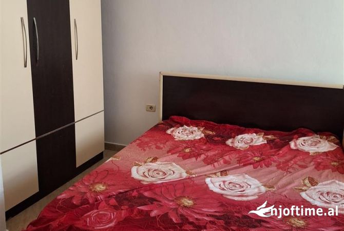 Shtepi me qera Apartament ne Tirane, 1+1, Mobilimi E mobiluar, Pagesa 320  Euro.