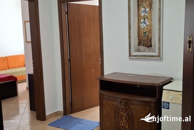 Shtepi me qera Apartament ne Tirane, 1+1, Mobilimi E mobiluar, Pagesa 320  Euro.