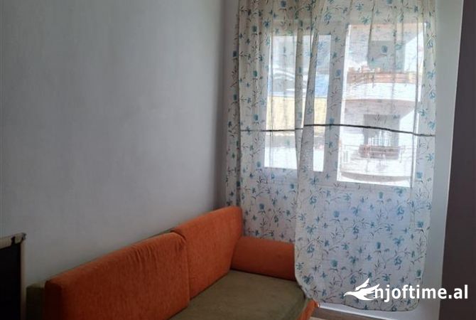 Shtepi me qera Apartament ne Tirane, 1+1, Mobilimi E mobiluar, Pagesa 320  Euro.